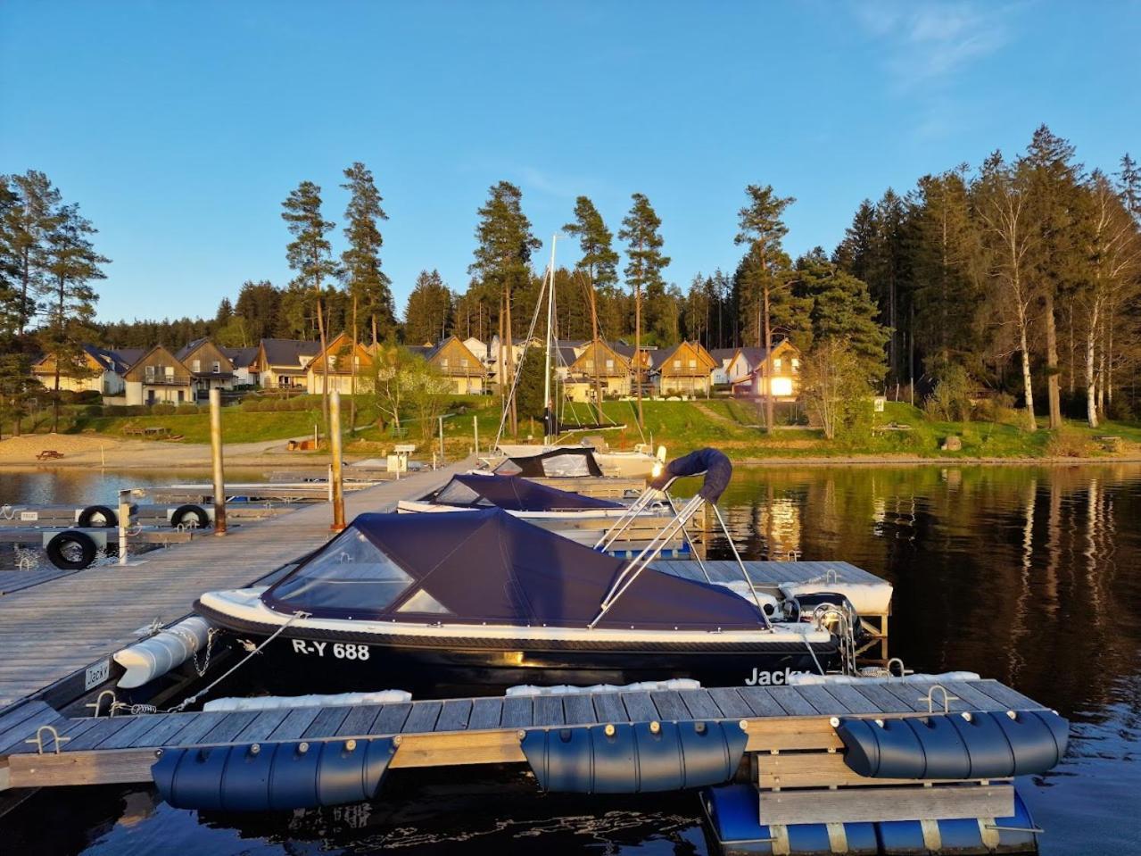 Deluxe Apartment Lipno - Lake Side Village, Frymburk Nad Vltavou Eksteriør bilde